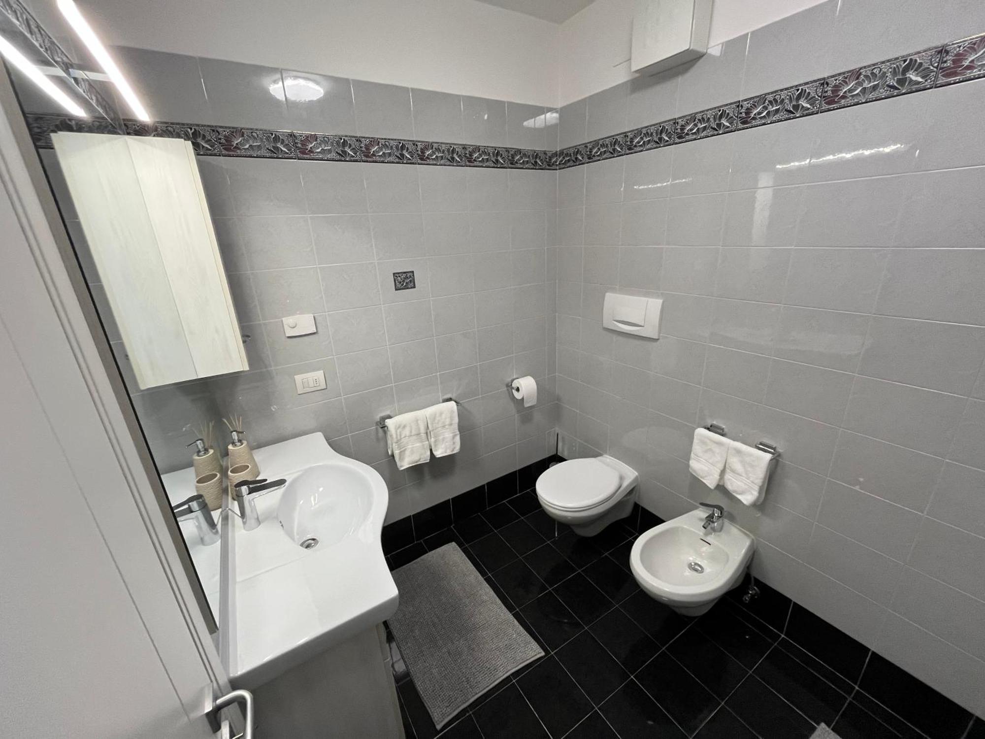 B&B Alessandro Private Room & Bathroom In Shared Apartment Arco Luaran gambar